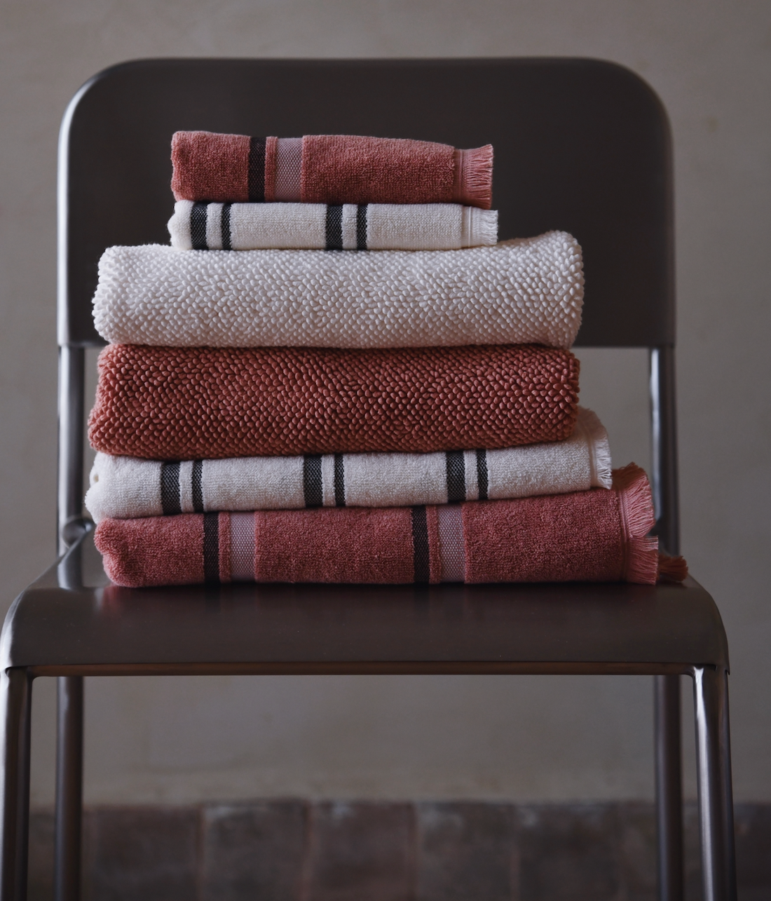 Købn Beach / Bath Towel - Clay