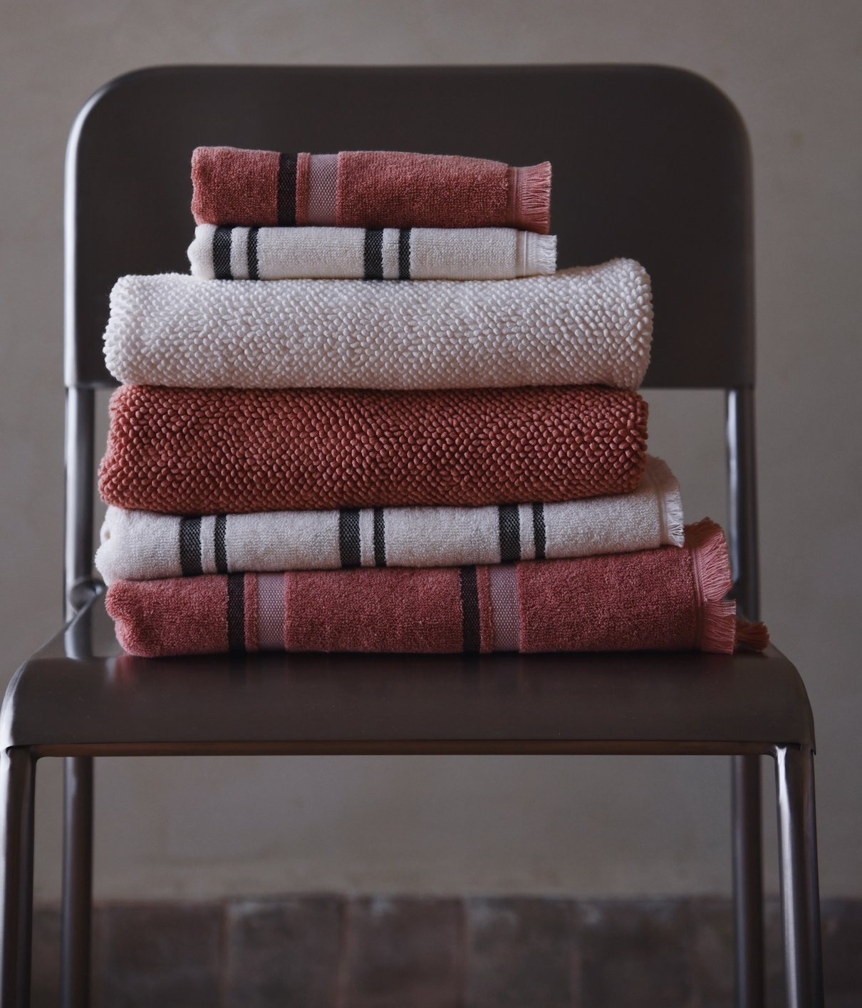 Købn Beach / Bath Towel - Clay